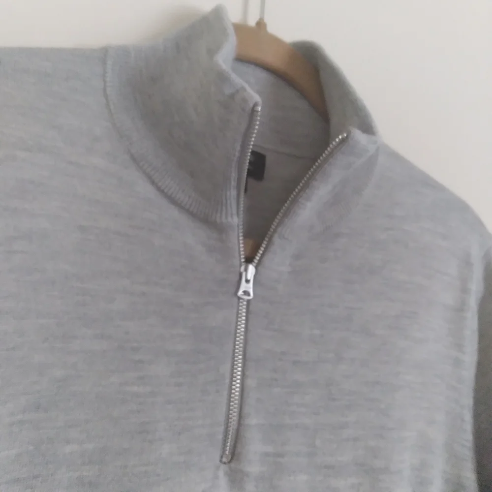 J. Crew Mens Merino Wool Quarter Zip Sweater Medium Gray Minimalist Quiet Luxury
